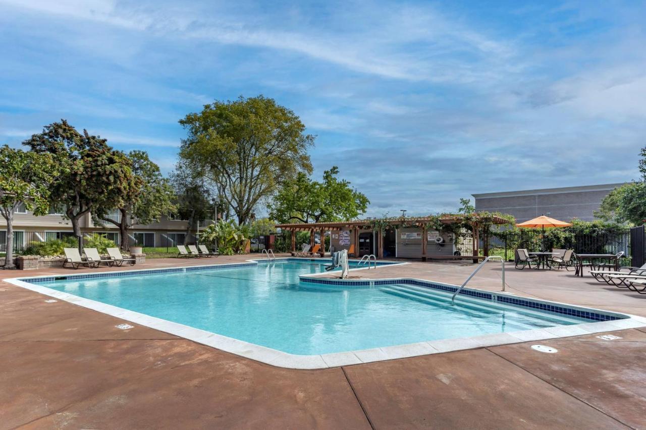 Best Western Plus Garden Court Inn Fremont Ngoại thất bức ảnh